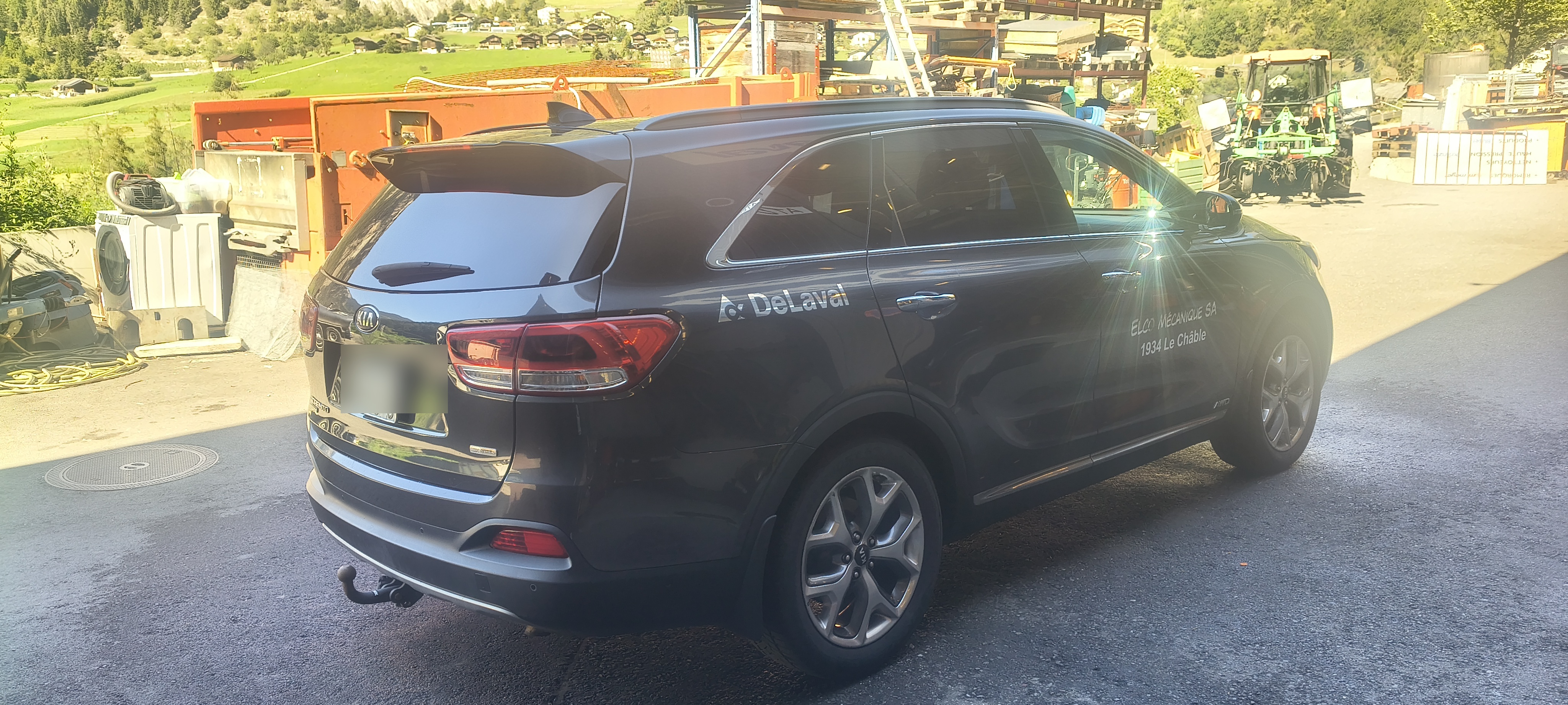 Kia Sorento vue arrière avec crochet d’attelage
